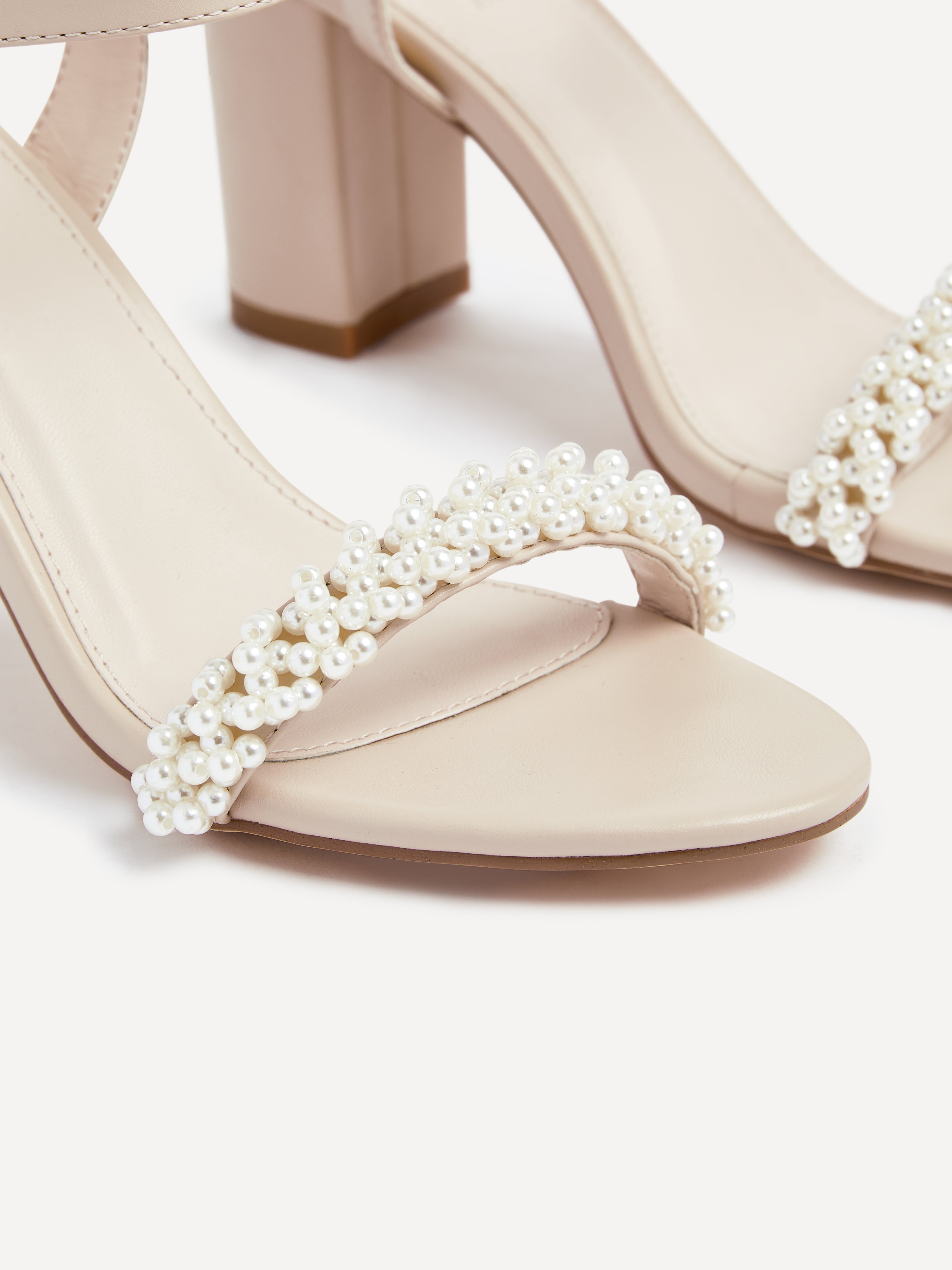 Lulu Nude Heels With Pearls