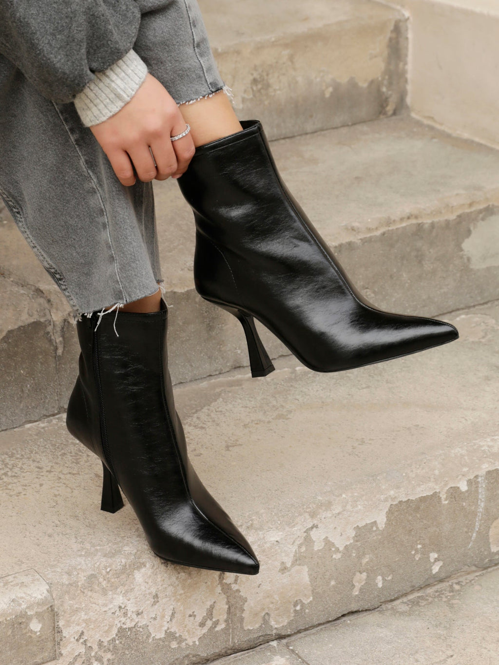 Jetta Black Heeled Pointed Boots