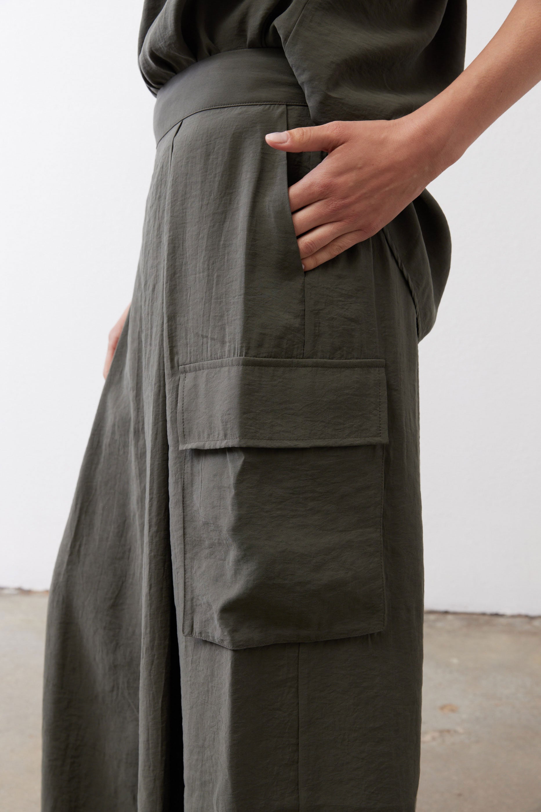 The Light Poplin Cargo Skirt Pants