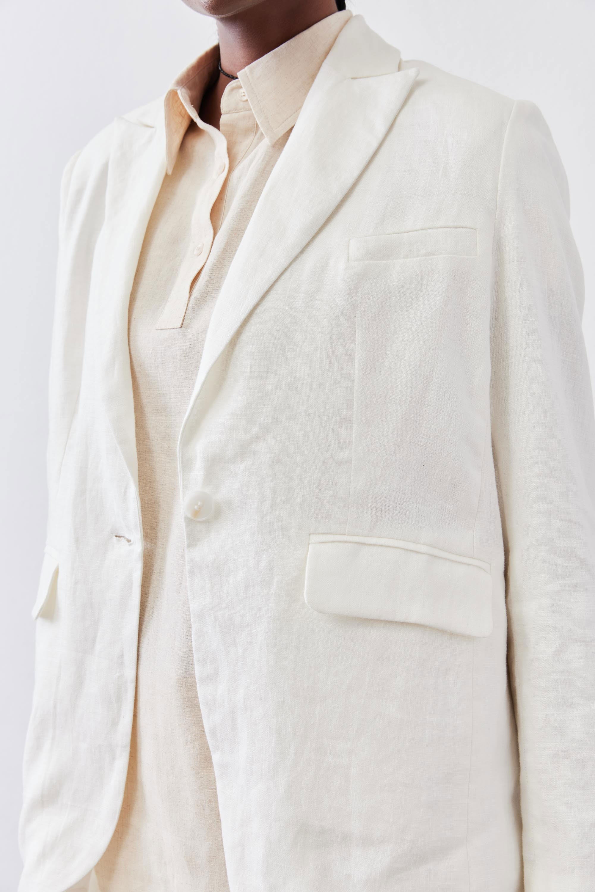 The Linen Classic Blazer That Upgrades You