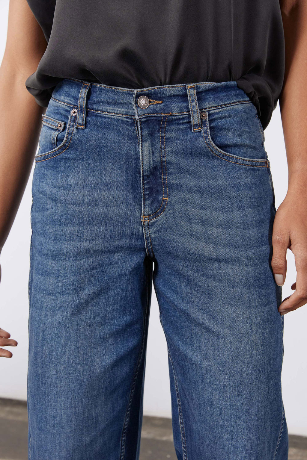 The Long Ultimate Barrel Leg Jeans 2.0