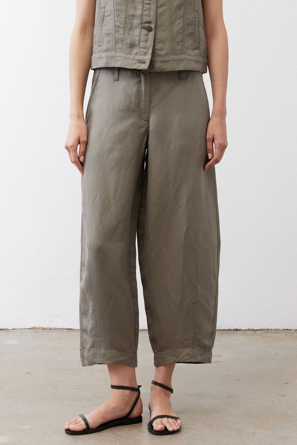 The Petite Wide Leg Ankle Pants